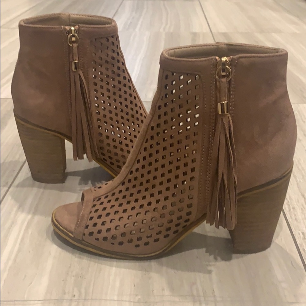 Peep toe boots with tassel
